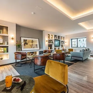 4* מלון Pestana Vintage Center