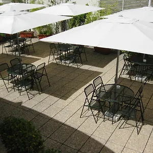 3* מלון Travel Park