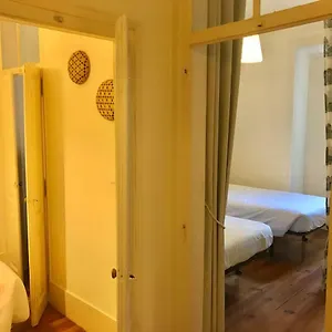 Charming Flat Lizbona